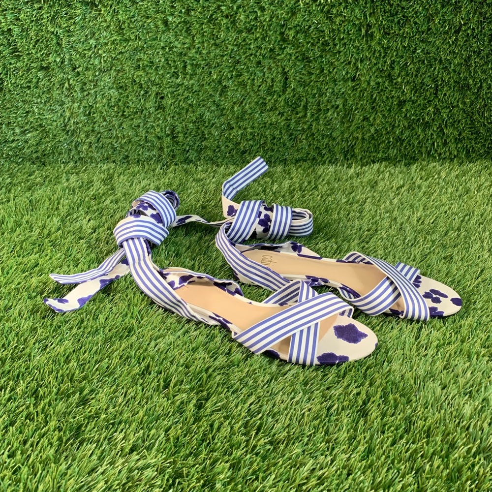 NWOT Cabi Watercolor Tied up Sandals